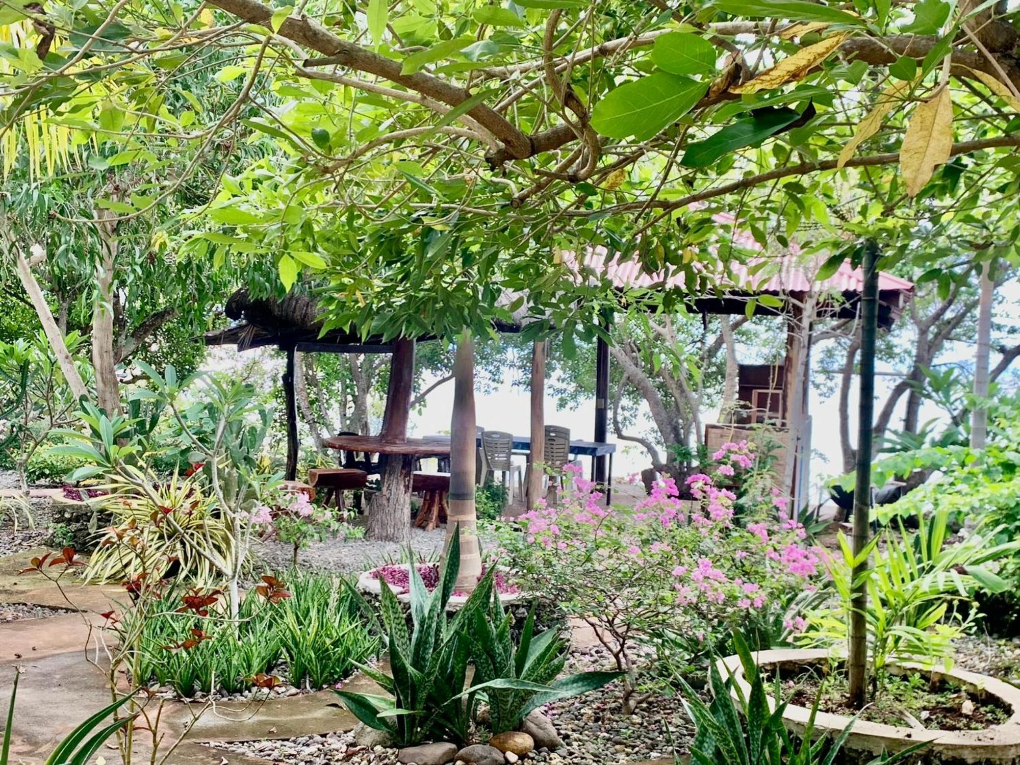 Adayo Cove Resort Siquijor Exteriör bild